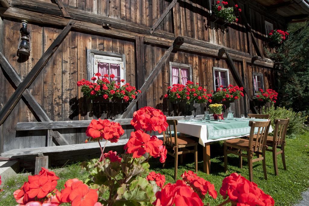 Hotel Garni Gruenmoos Sankt Jakob in Defereggen Ngoại thất bức ảnh