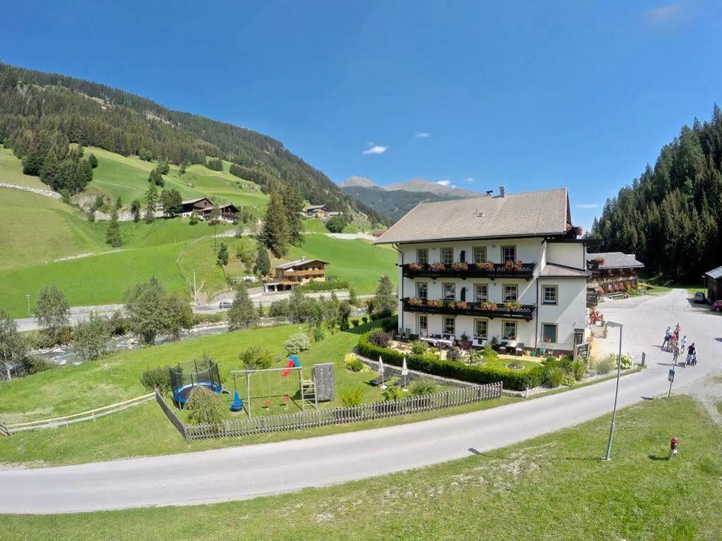 Hotel Garni Gruenmoos Sankt Jakob in Defereggen Ngoại thất bức ảnh